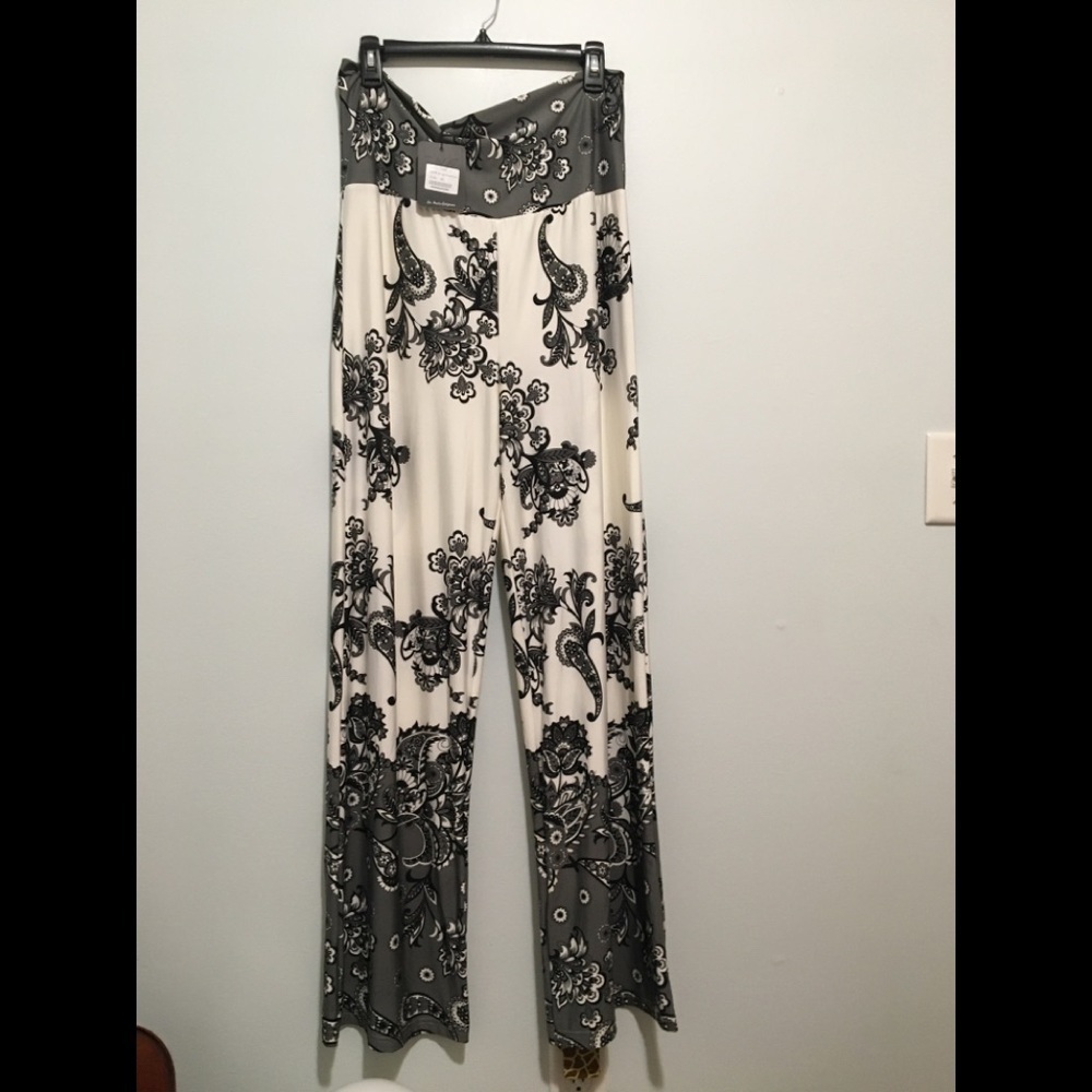 Floral Paisley Printed Palazzo Pants - White Mark e1. - Picture 10 of 11